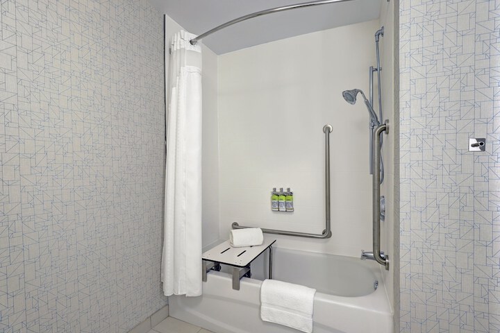 Holiday Inn Express Kingston West by IHG