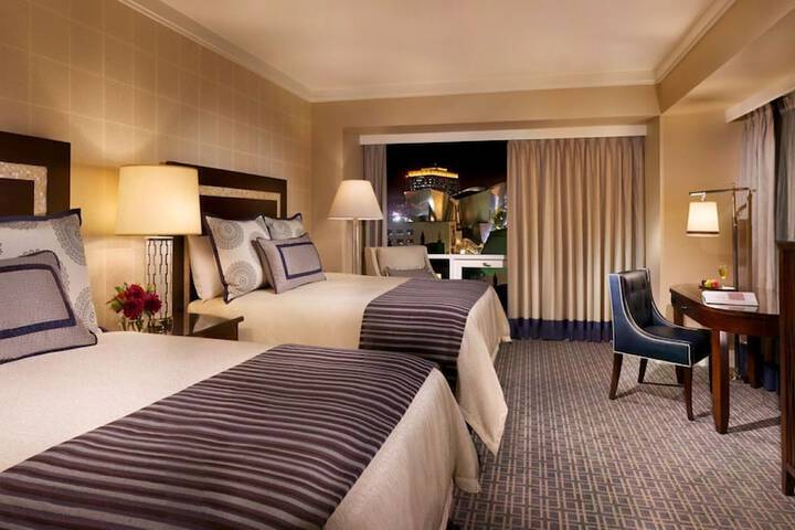 Omni Los Angeles Hotel at California Plaza