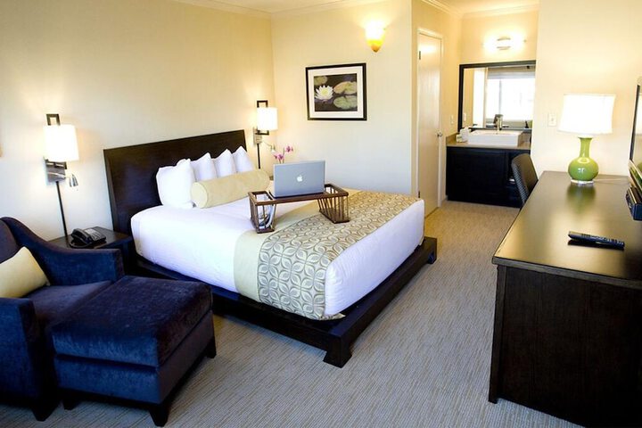 Room 27 of 64