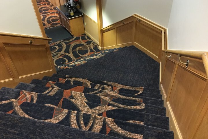 Cabot Inn & Suites