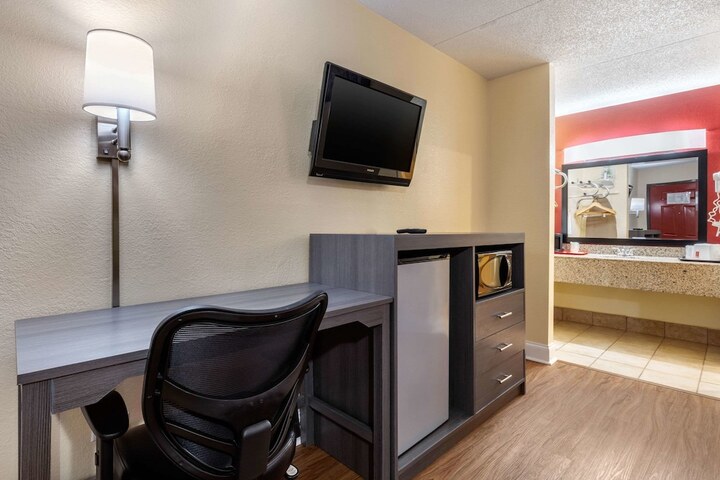 Room 18 of 30