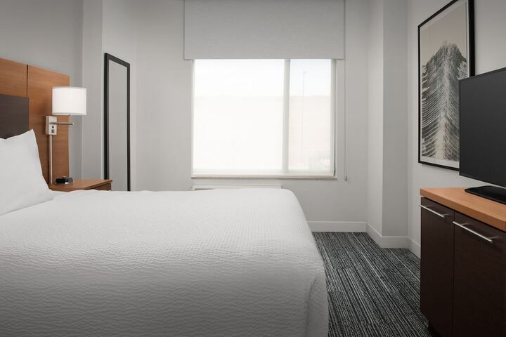 Room 15 of 38