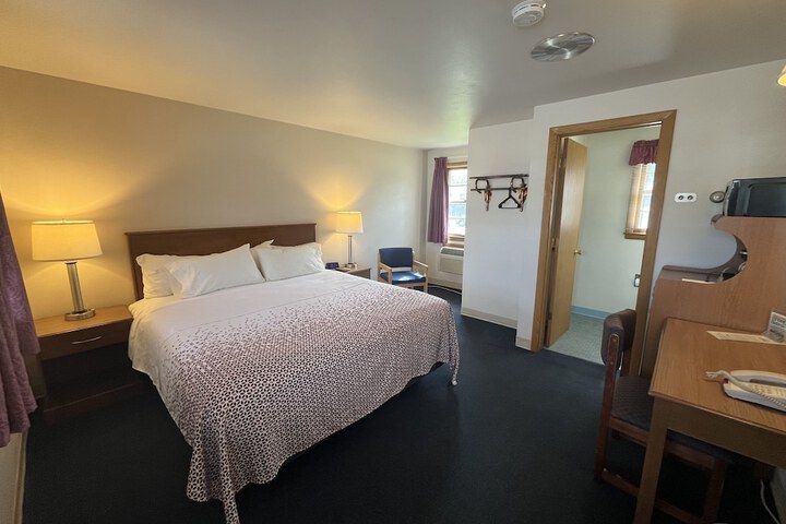 Room 16 of 38