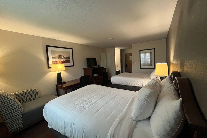 Harbor Winds Hotel