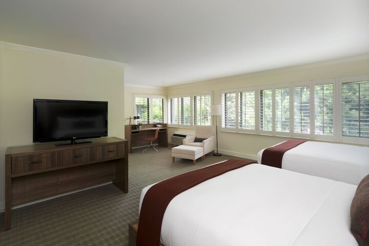 Topnotch Resort