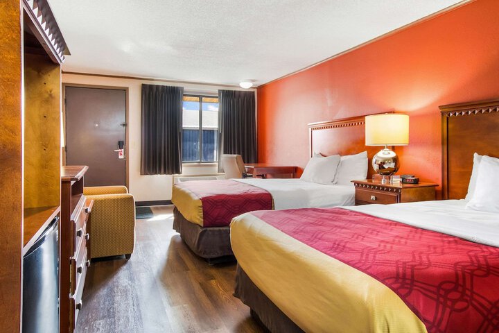 Econo Lodge Norwalk