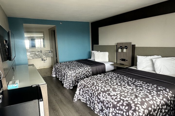 Room 9 of 14