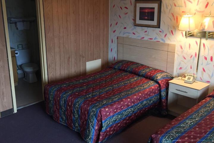 Room 32 of 53