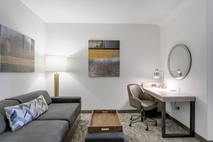 Room 13 of 25