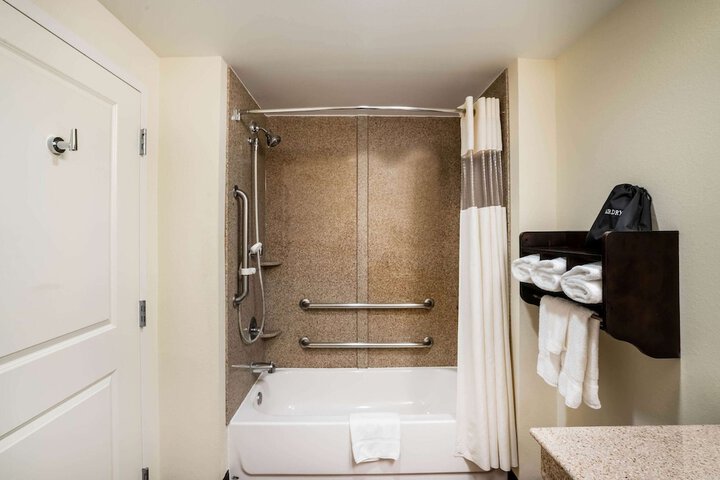 Room 40 of 53
