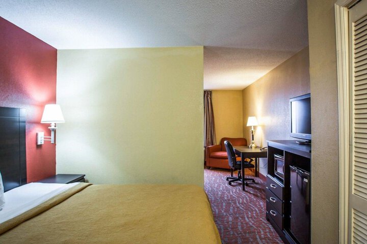 Quality Inn & Suites Monroe