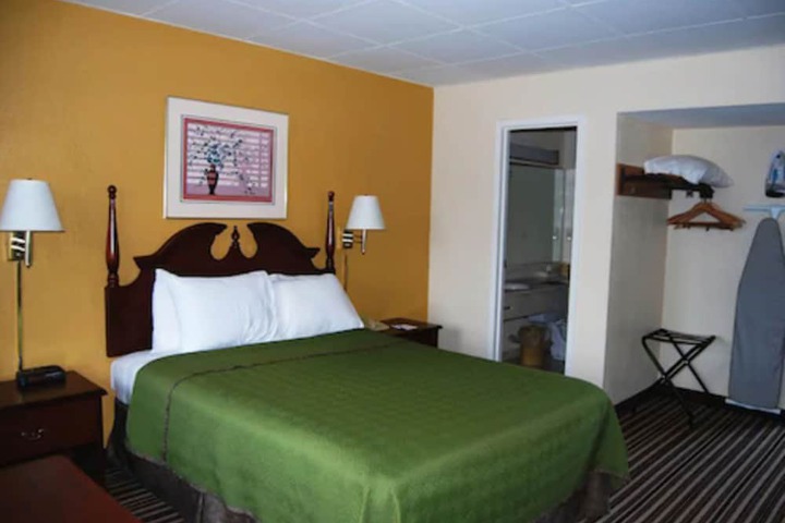 Room 4 of 21