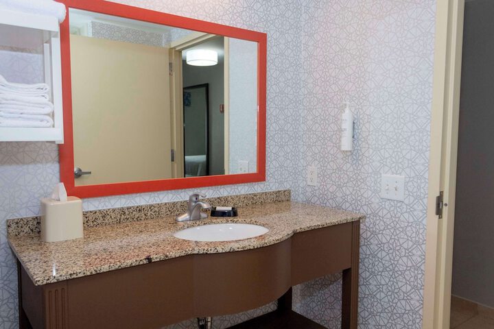 Hampton Inn & Suites Riverton