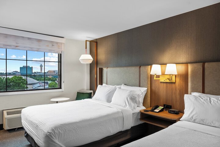 Holiday Inn Niagara Falls State Park Entry by IHG