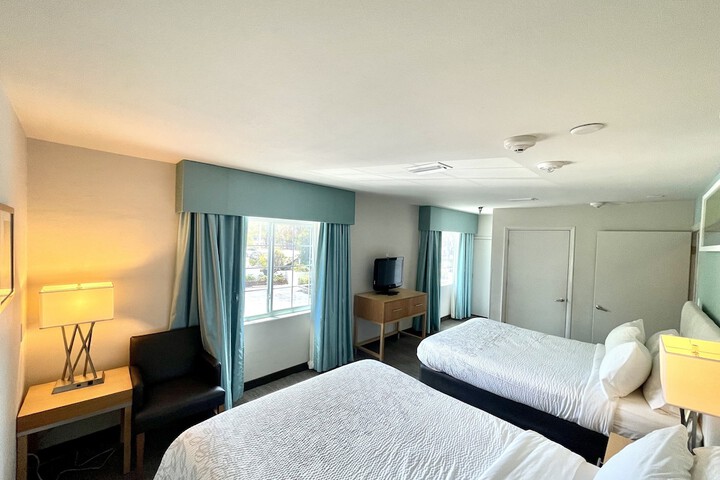Room 12 of 28