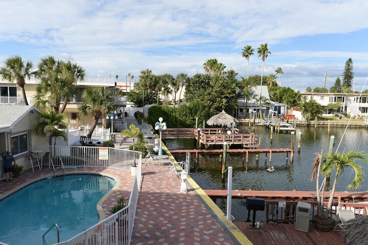 Bay Palms Waterfront Resort - Hotel and Marina
