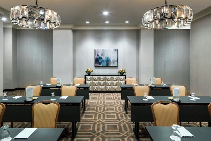 Memphis Riverline Hotel