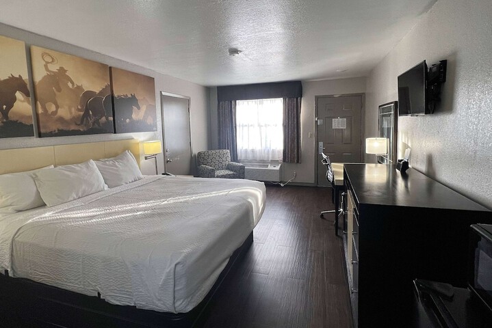 Room 17 of 24