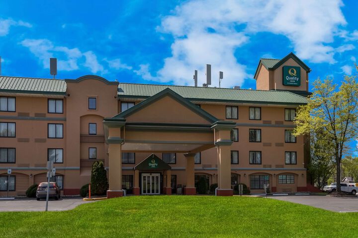 Hotel 4 of 36
