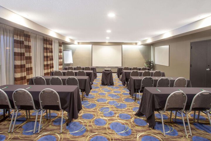 Wyndham Garden Fort Wayne