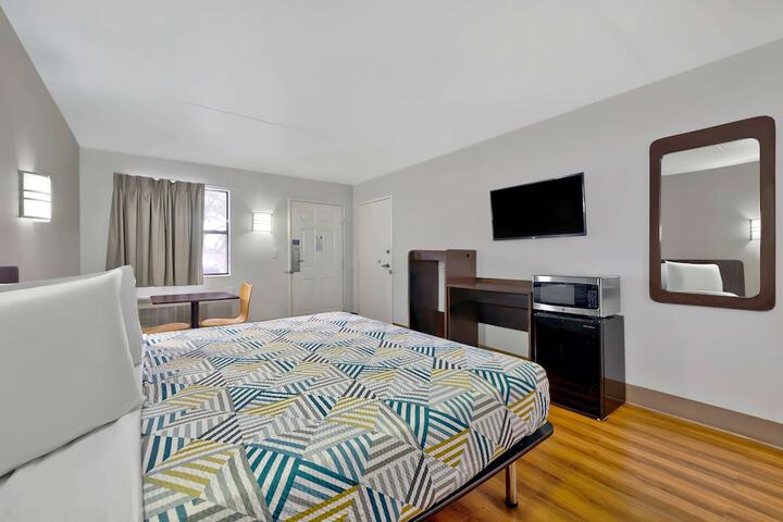 Room 8 of 29