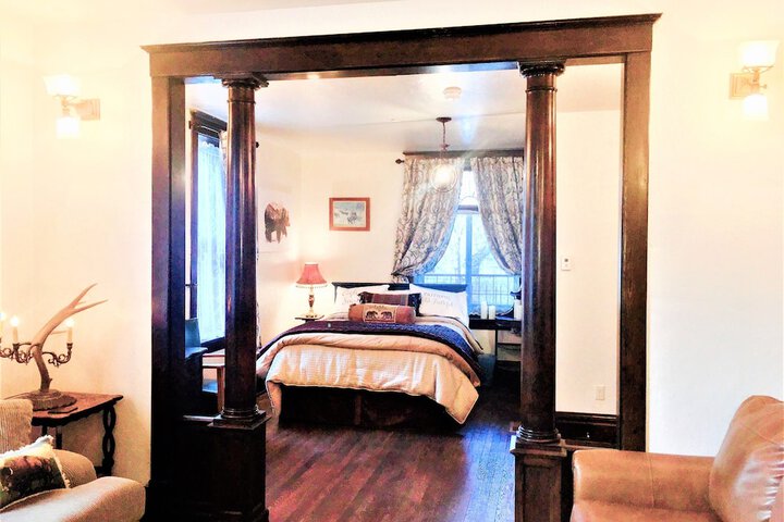 Room 132 of 198