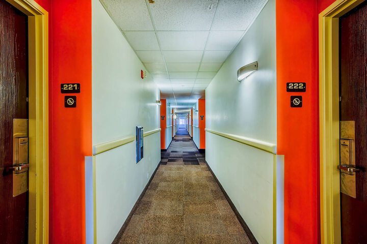 Ballroom/Hall 21 of 21