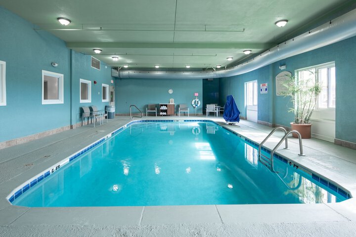 Holiday Inn Express & Suites Lenoir Cty by IHG
