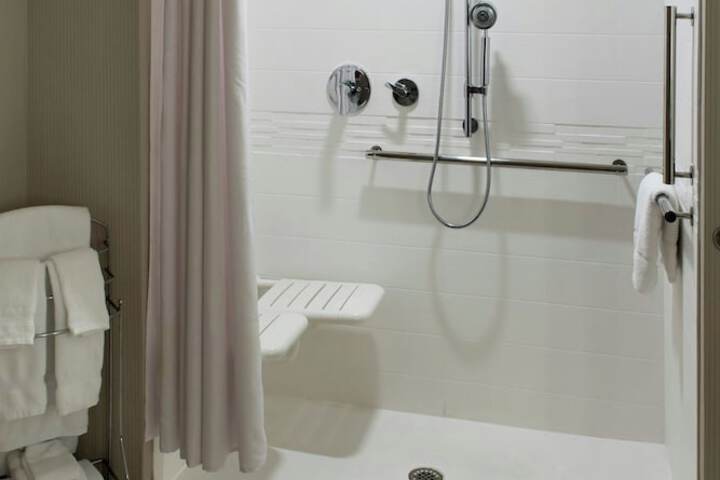 Delta Hotels by Marriott Utica