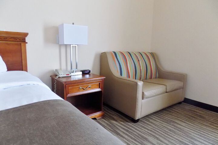 Room 27 of 62