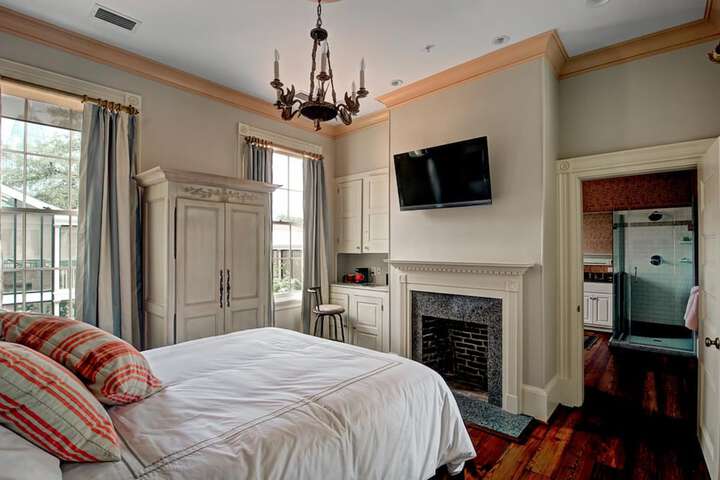 Room 43 of 87