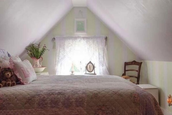 Room 10 of 25