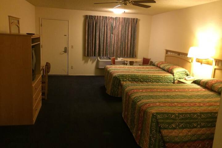 Room 9 of 11