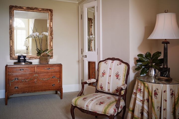 Room 13 of 40