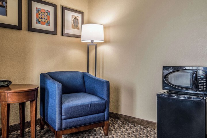 Room 11 of 40