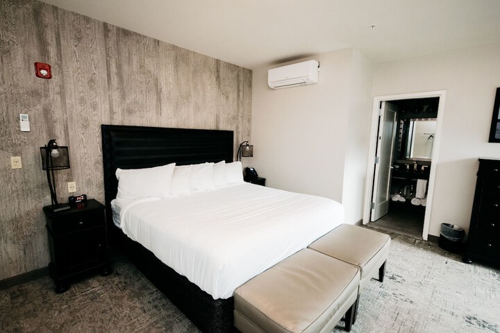 Room 14 of 32