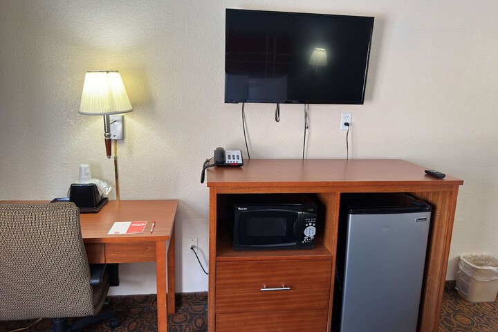 Room 22 of 35