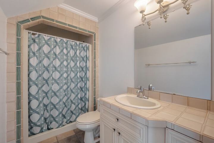 Surfside Cottage by Topsail Realty