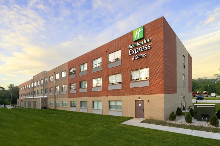 Holiday Inn Express and Suites Portage by IHG