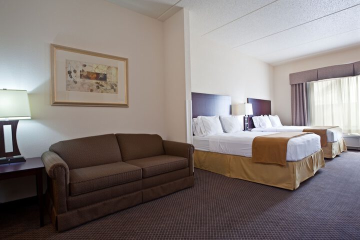Room 14 of 36
