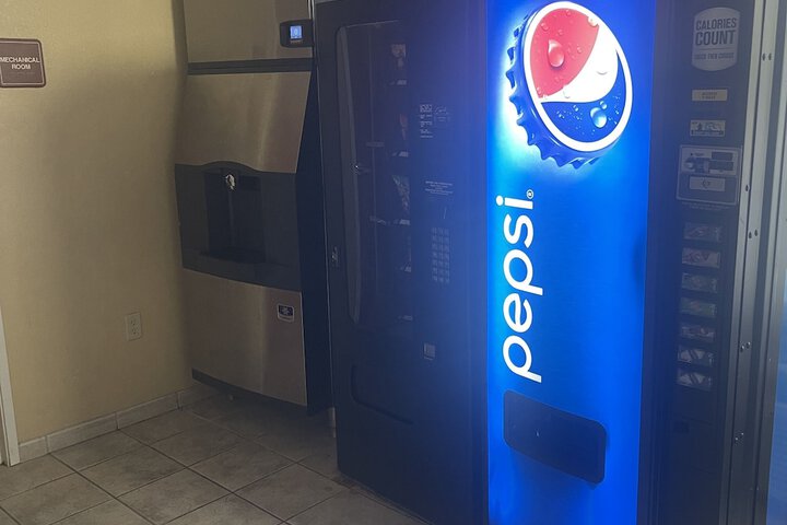 Red Roof Inn & Suites Hinesville