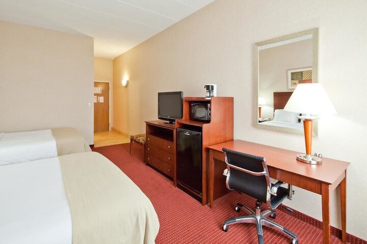 Quality Inn & Suites Lawrenceburg