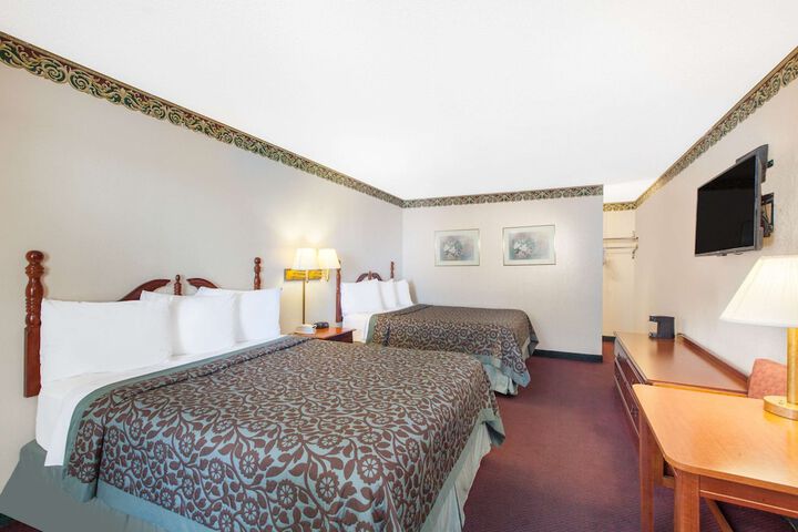 Room 6 of 14