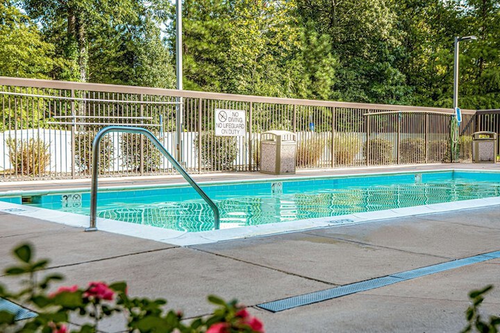 Pool 6 of 35