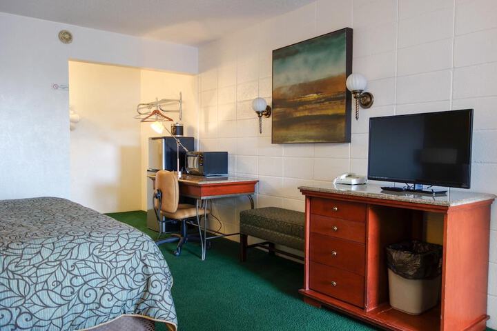 Room 17 of 43