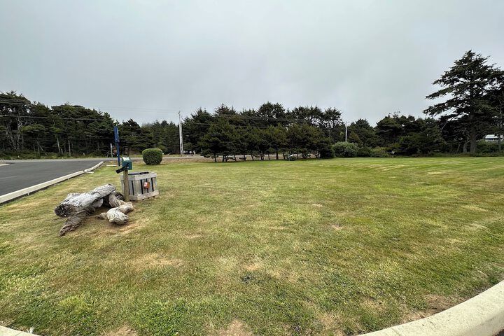 Tillicum Beach Motel (Deanes Oceanfront Lodge)