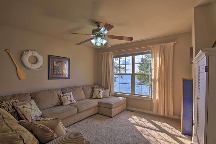 Lakefront Home w / Shared Boat Ramp in Grove!