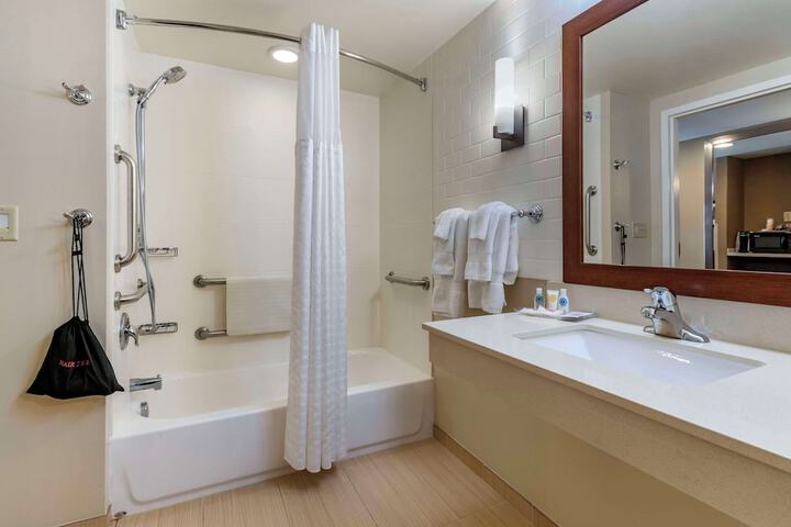 Room 15 of 32