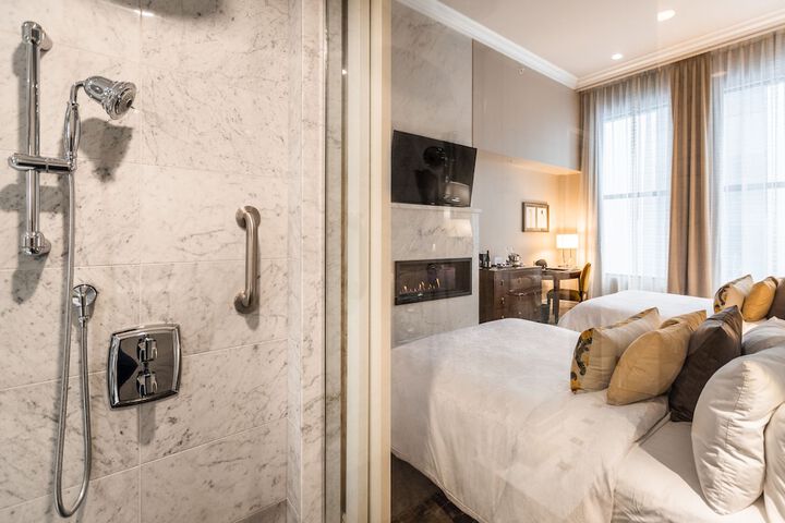Room 50 of 168