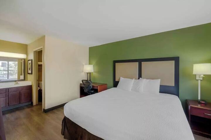Room 13 of 26